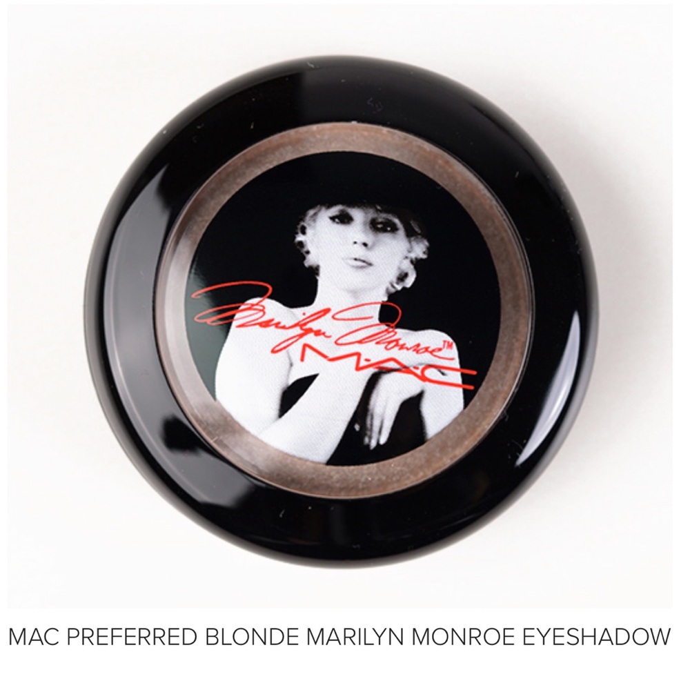 Mac Marilyn Monroe eyeshadow Preferred blonde